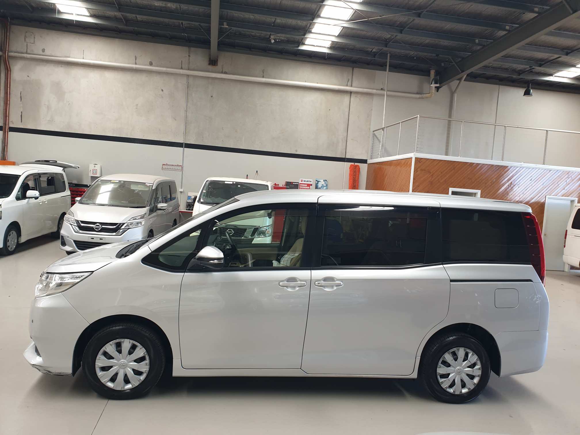Toyota Voxy / Toyota Noah / Toyota Esquire - 80 series